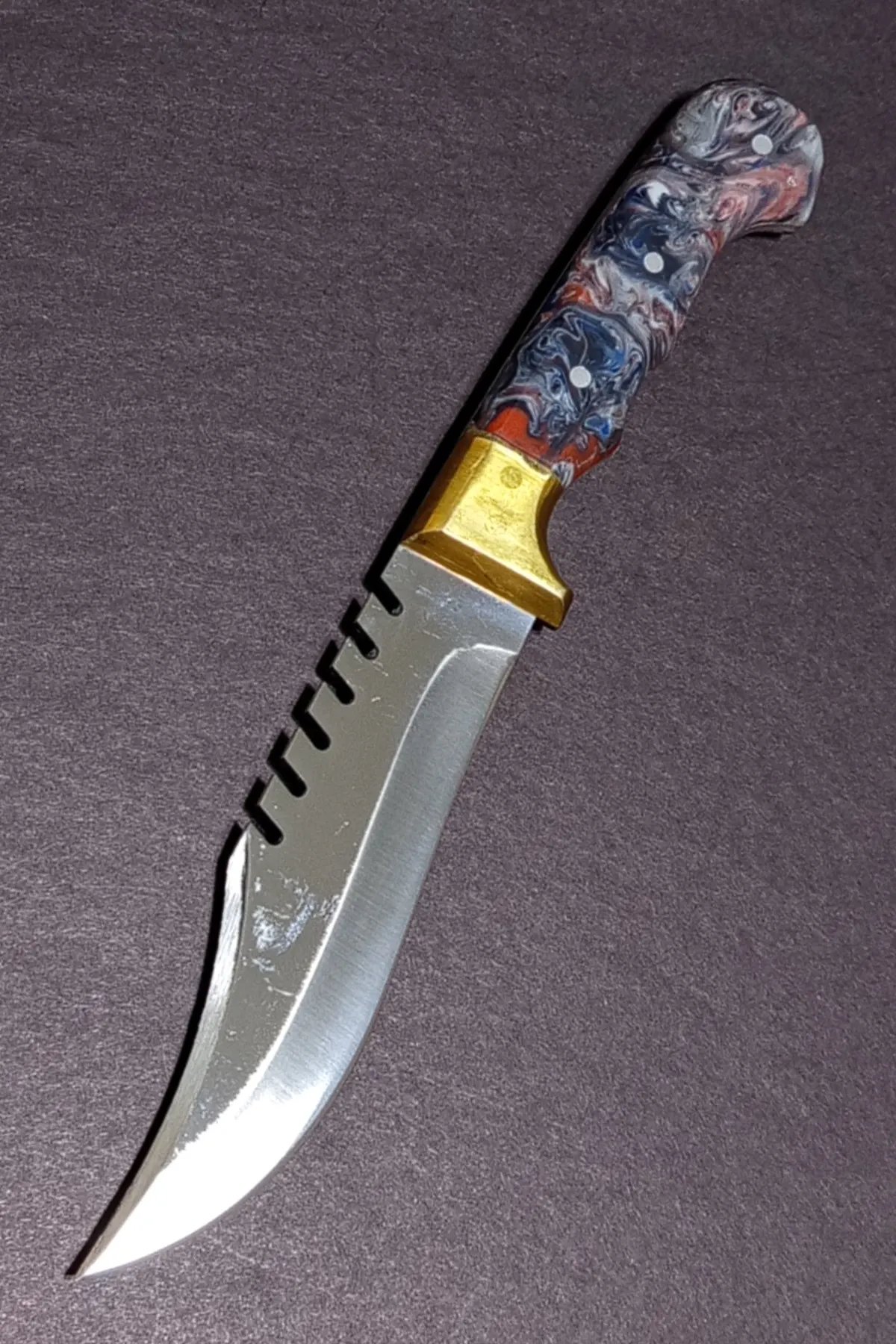 DepoTrend Master Hunter Serisi: Swirl Reçine Kabza & Ayna Perdah Av Bıçağı Pirinç Balçaklı Özel Koleksiyon Parçası