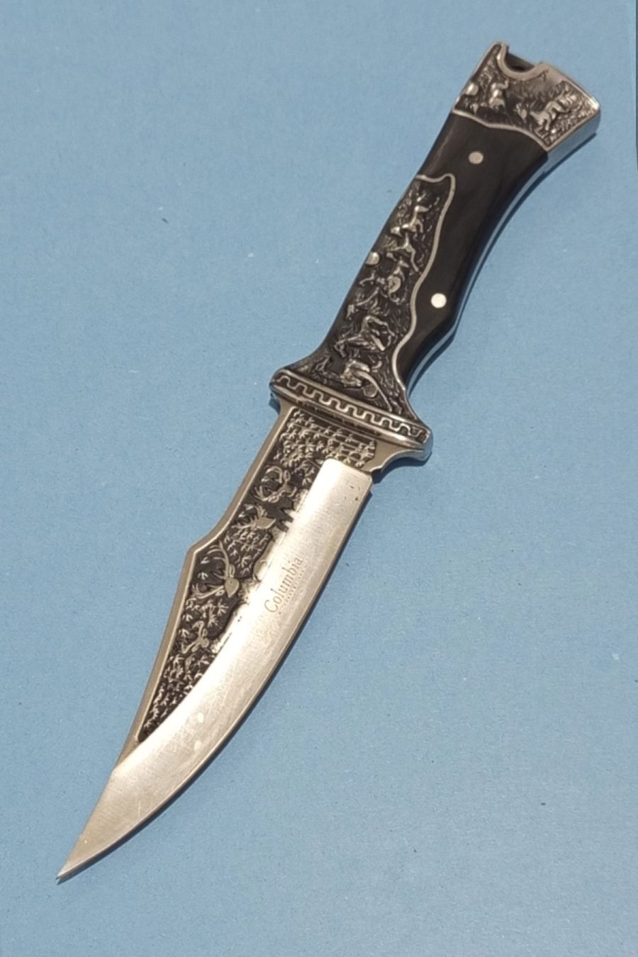 Columbia Company KB-3189-B 3 Boyutlu İşlemeli 440 Çelik Koleksiyonluk Av Bıçağı