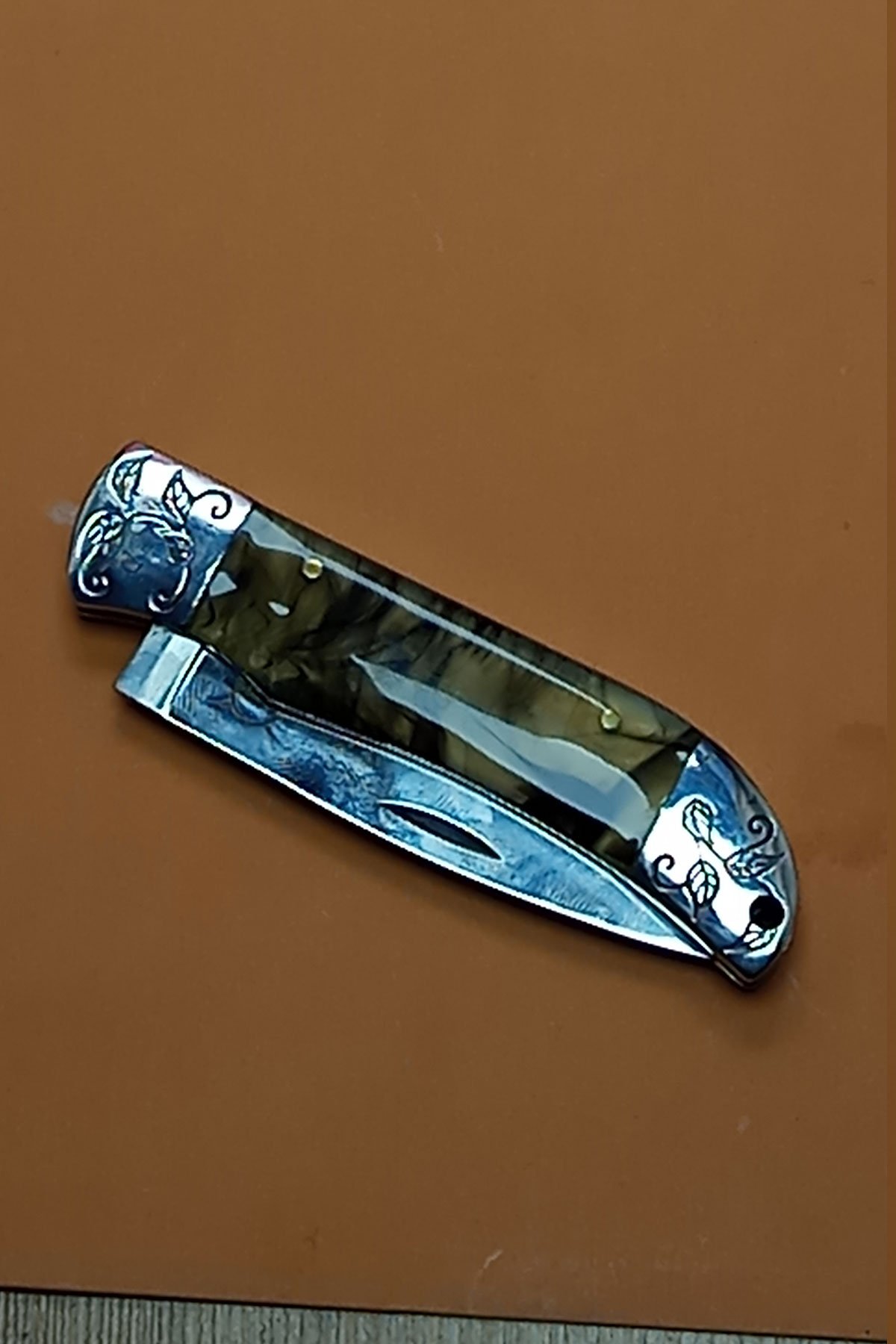 ADM ADM-025 Gravürlü ve Desenli Kabzeli Katlanabilir Cep Çakısı - Görsel 5